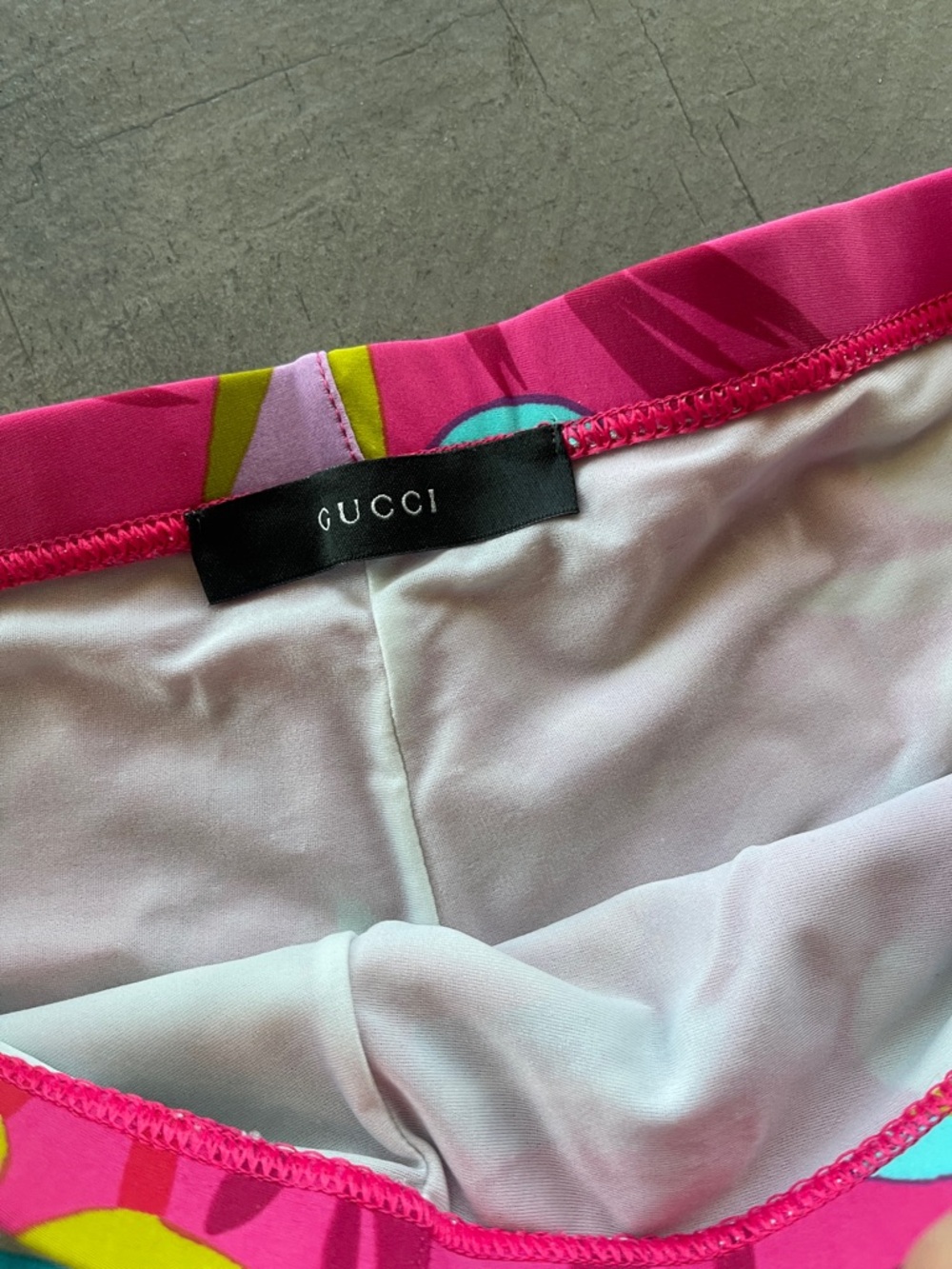 Gucci Vintage 1999 "Las Vegas Hippies" swim Briefs Mens Small S Tom Ford Design - Picture 8 of 12